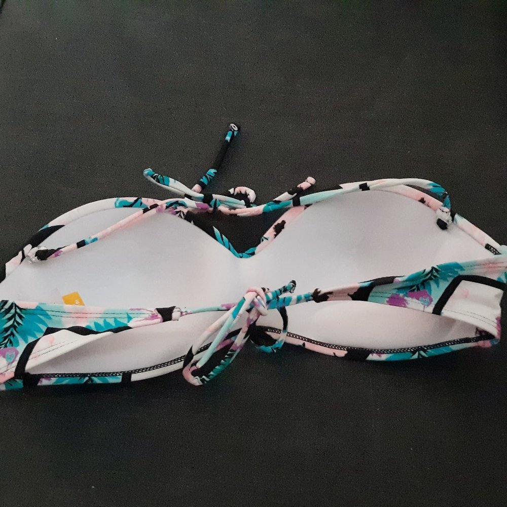 Darling Bikini Top w Removable Strap - Picture 4 of 6